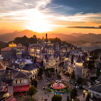 SUNSET ON BA NA HILL’S PEAK BA NA BY NIGHT